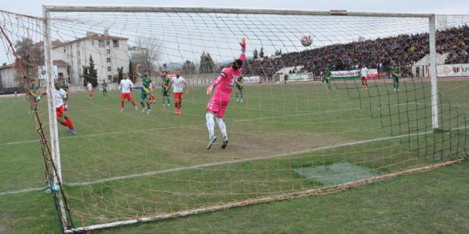 Utaş Uşakspor Evinde Galip