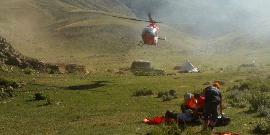 Dağda Apandisiti Patlayan Çobana Helikopterli Kurtarma Operasyonu
