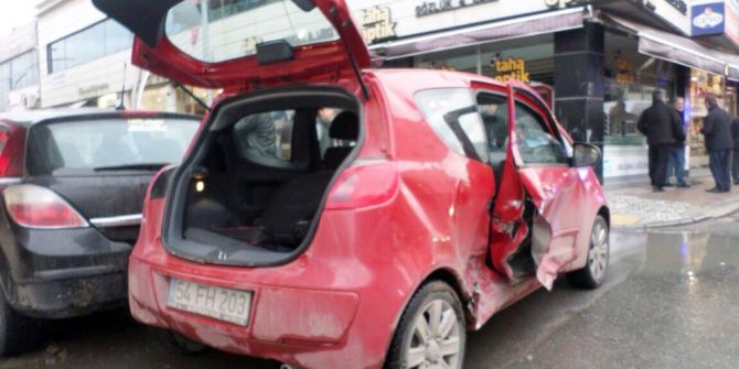 Sakarya’da Zincirleme Kaza: 1 Yaralı