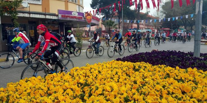Kalp Sağlığına Dikkat Çekmek İçin Pedal Çevirdiler
