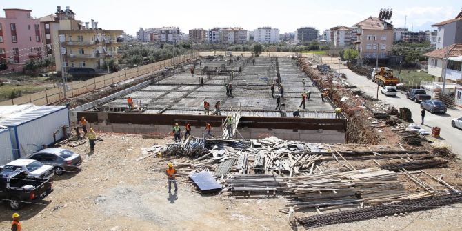 Döşemealtı Hastanesi İnşaatı Devam Ediyor