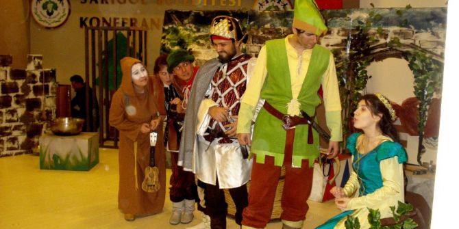 Sarıgöllü Çocuklar ’Robin Hood’ İle Gülme Krizine Girdi