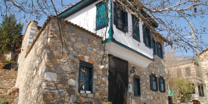 Doğanbey, Taş Evleri İle Cezbediyor