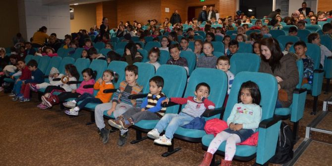 “Haylaz İbiş” Çocukları Çok Güldürdü