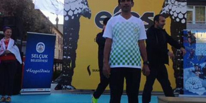 Ahmet Bayram Pistlerde Fırtına Gibi Esiyor