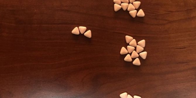 Erzurum’da Uyuşturucu Taciri 2 Kişi 53 Adet Ecstasy Hap İle Yakalandı