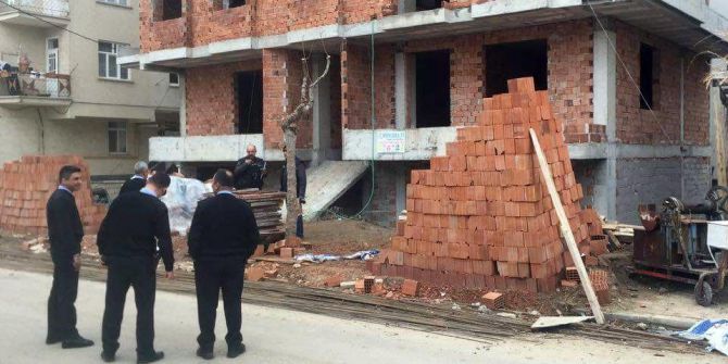 4. Kattan Düşen İnşaat İşçisi Öldü