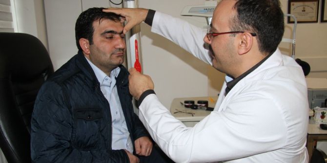 Uzmanlardan ‘Göz Kapağı Düşüklüğü’ Uyarısı