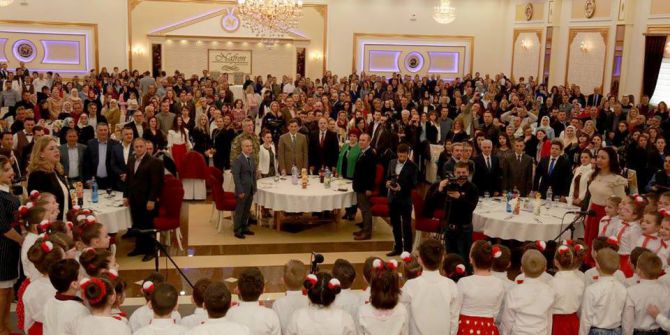 Türkiye Kosovalı Türk Çocuklarını Sevindirdi