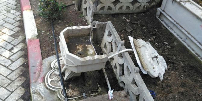 Mezarlığa Çirkin Saldırı