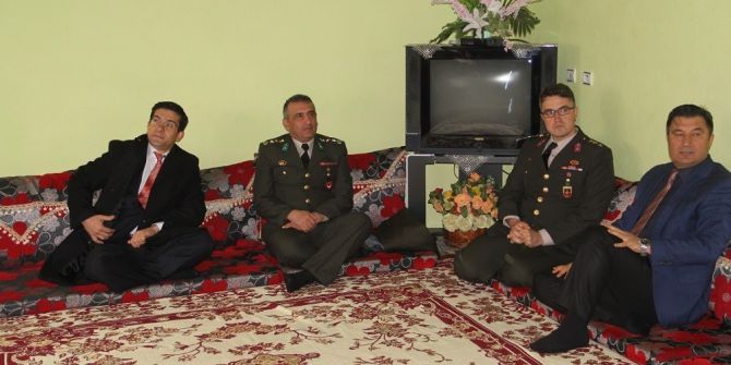 Kaymakam Öztürk’ten Şehit Ailesine Ziyaret