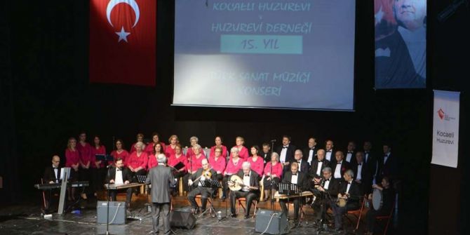 Huzurevi Korosundan Muhteşem Konser
