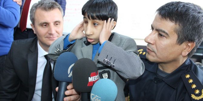 Down Sendromlu Çocuklar Polis Telsizinden Anons Yapıp Ezan Okudu