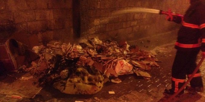 Çöp Konteynerindeki Yangın Paniğe Neden Oldu