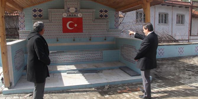 Okul Bahçesine Çeşme Yaptırdı