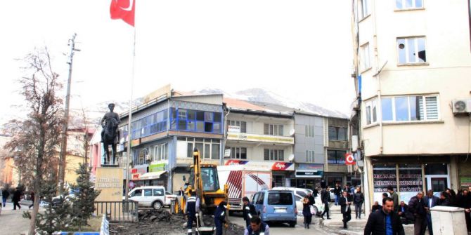 Hakkari Belediyesinden Hummalı Çalışma