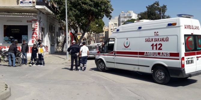 Ambulans Çarptığı Sürücüye Müdahale Etti