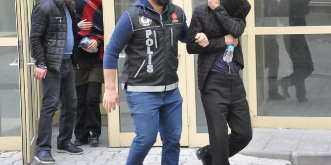 Vücuduna 400 Bin Liralık Uyuşturucu Saran Kadın Polisten Kaçmadı