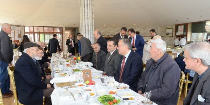 Huzurevi Sakinleri Kahvaltıda Bir Araya Geldi