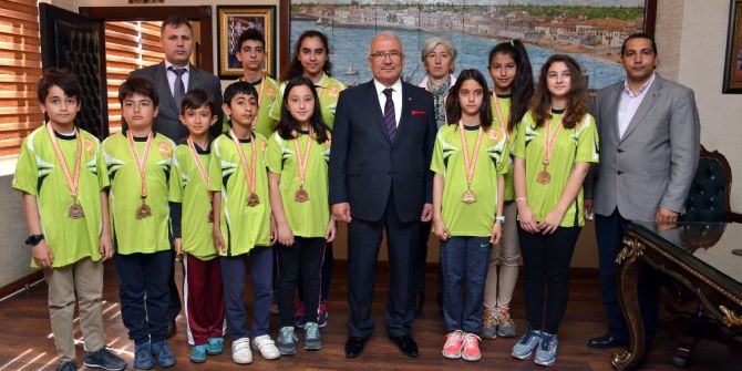 Oryantiring Şampiyonasından 10 Madalyayla Dönen Sporculara Başkan Kocamaz’dan Kutlama