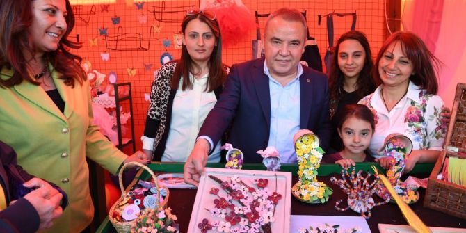 Konyaaltı’nda Kadın El Emeği Pazarı Açıldı