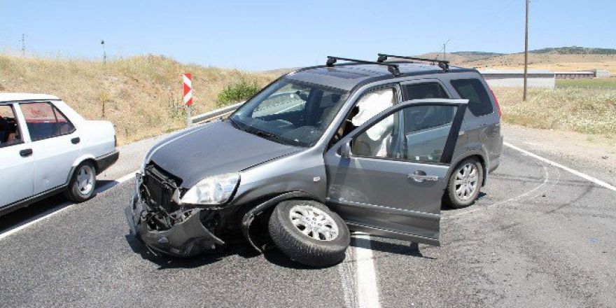 Yozgat’ta Meydana Gelen Trafik Kazasında 3 Kişi Yaralandı