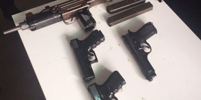 İzmir’de 3 Terörist Suikast Silahıyla Yakalandı