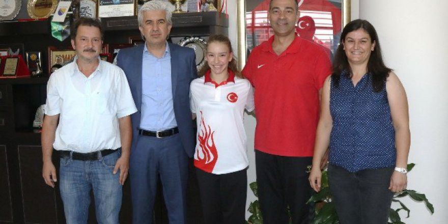 Başkan Hızlı, Akhisarlı Altın Kızı Ağırladı