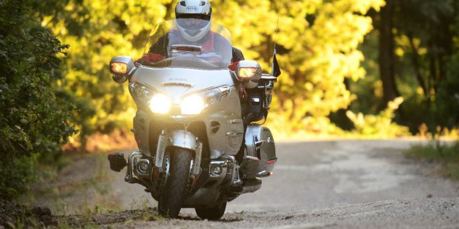 Diş Hekimi Motoruyla Diyar Diyar Geziyor