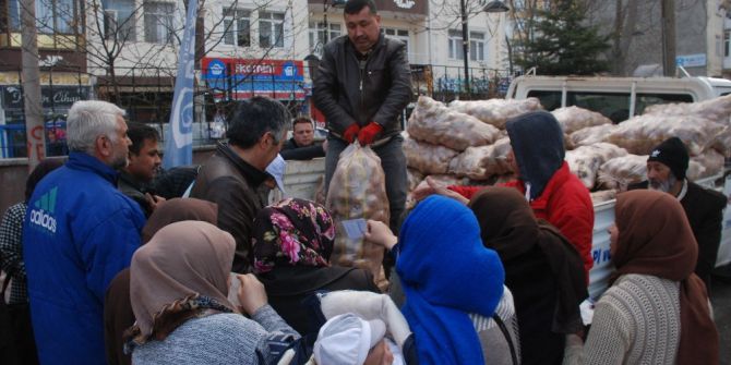 Mültecilere Patates Yardımı