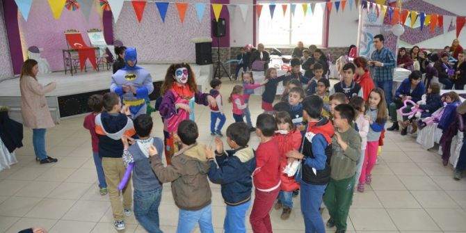 Süleymanpaşa Belediyesi Çocuk Kulübü Üyeleri Partide Buluştu