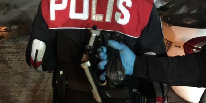 Otomobil Zulasından 3 Ruhsatsız Tabanca Çıktı