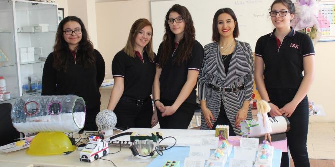 Kullanılmayan Kağıt Ve Plastiklerden Ambulans Tasarladılar