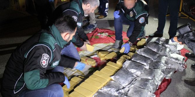 İran’ndan Gelen Tırda, 9 Milyon Değerinde 115 Kilo Eroin Yakalandı