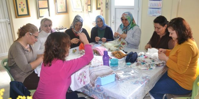 Altınovalı Kadınlar İğne Oyası Öğreniyor