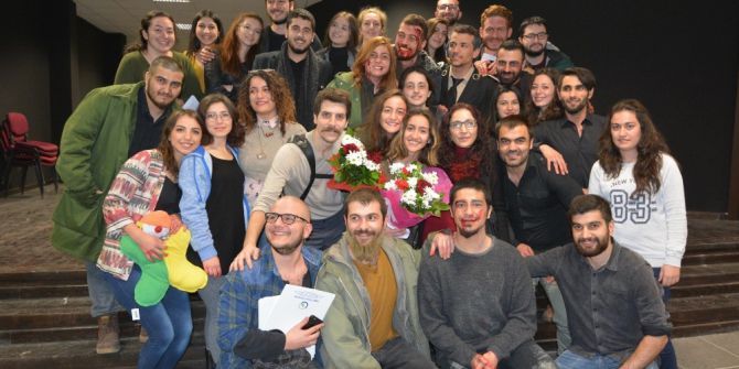 Mezarsız Ölüler Oyunu Sahnelendi