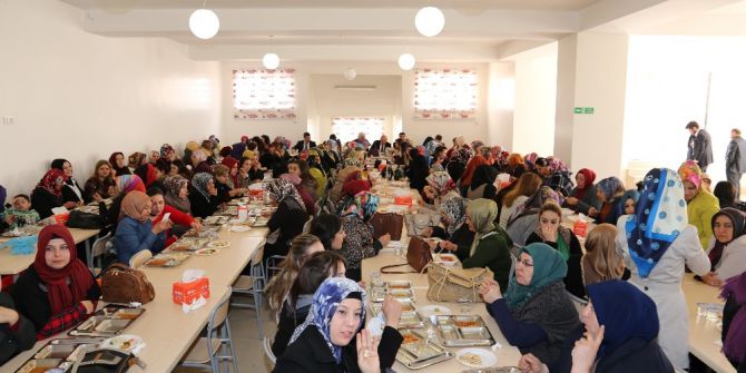 Başkan Kara Referandum Çalışmaları İçin Kadınlarla Bir Araya Geldi