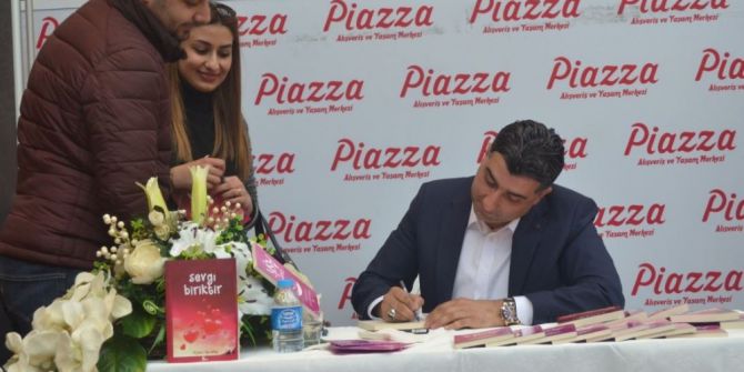 Şanlıurfalı Yazar Niyazi Kocadağ’dan Piazza’da İmza Günü