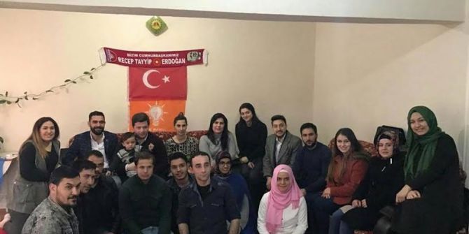 Eskişehir Ak Parti Gençlik Kolları Mahalle Ziyaretlerine Devam Ediyor