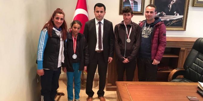 Kaymakam Uzan Şampiyonları Ödüllendirdi