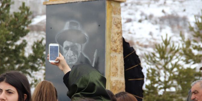 Dostları Aşık Veysel’i Unutmadı
