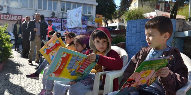 Kozan’da “Kitabını Da Al Gel, Yazarlar Ölür Kitaplar Kalır” Projesi