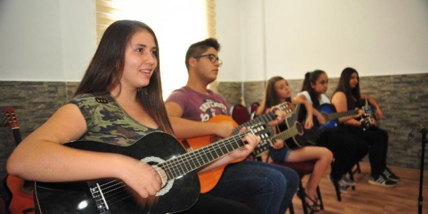 Geleceğin Müzisyenleri Kepez’de Yetişiyor