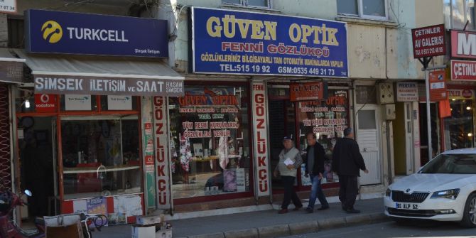 İş Yerine Kürekle Saldırı Kamerada