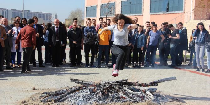Edirne’de Nevruz Ateşi Yakıldı