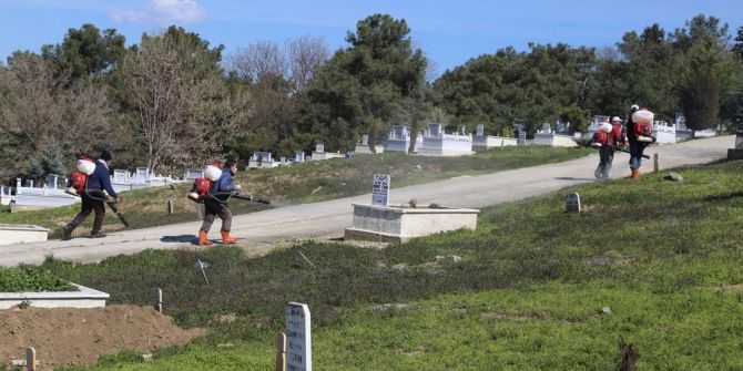 Edirne’de Mezarlıklar İlaçlanıyor