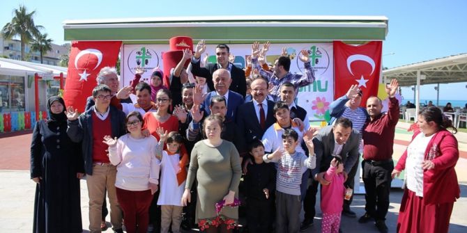 Seyfi Dingil Down Sendromlu Çocukların Mutluluklarına Ortak Oldu