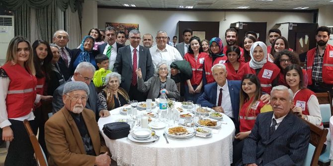 Kızılay, Yaşlıların Yüzünü Güldürdü