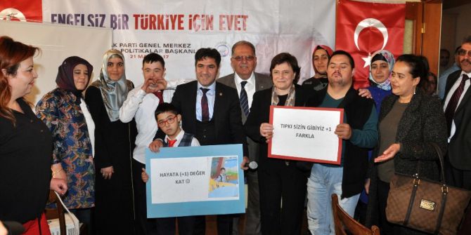 Ak Parti’den Down Sendromlu Çocuklara Yemek