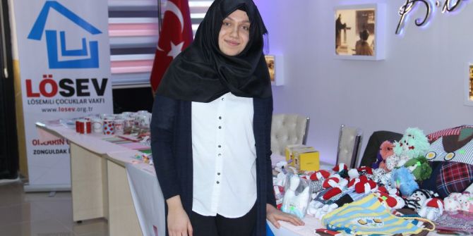 Fen Lisesi Öğrencileri Lösemili Çocuklar İçin Stant Açtı